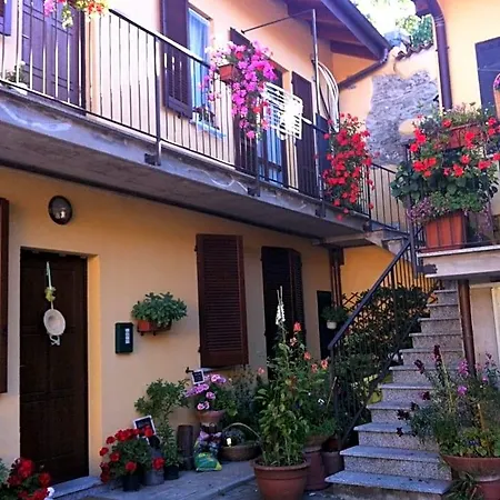 Il Portico Del Conte Couette-café