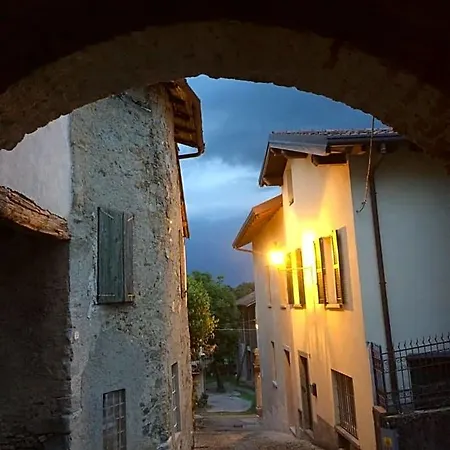 Il Portico Del Conte Couette-café 3*