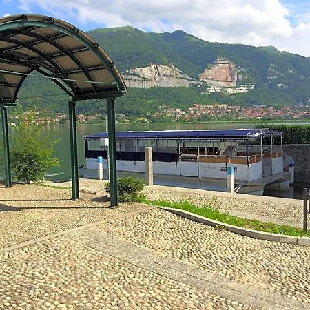 Il Portico Del Conte Couette-café 3*