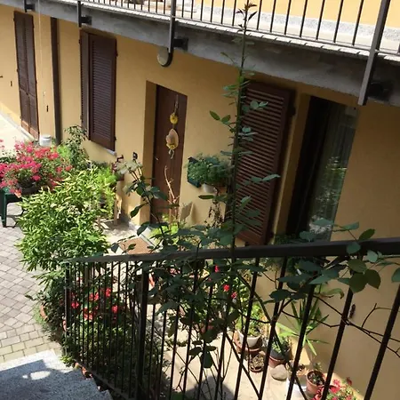 Il Portico Del Conte Couette-café 3*